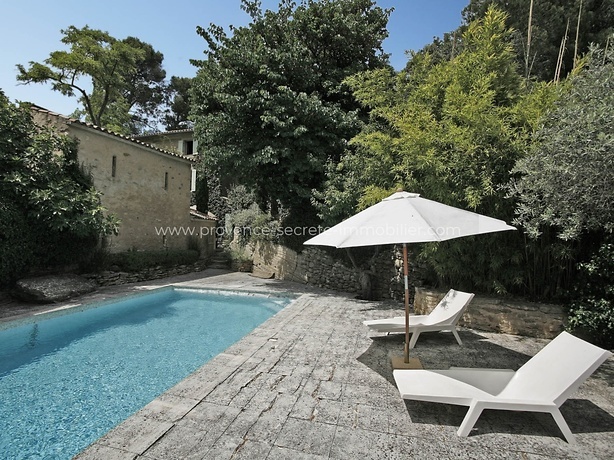 Mas avec piscine à louer en Provence.